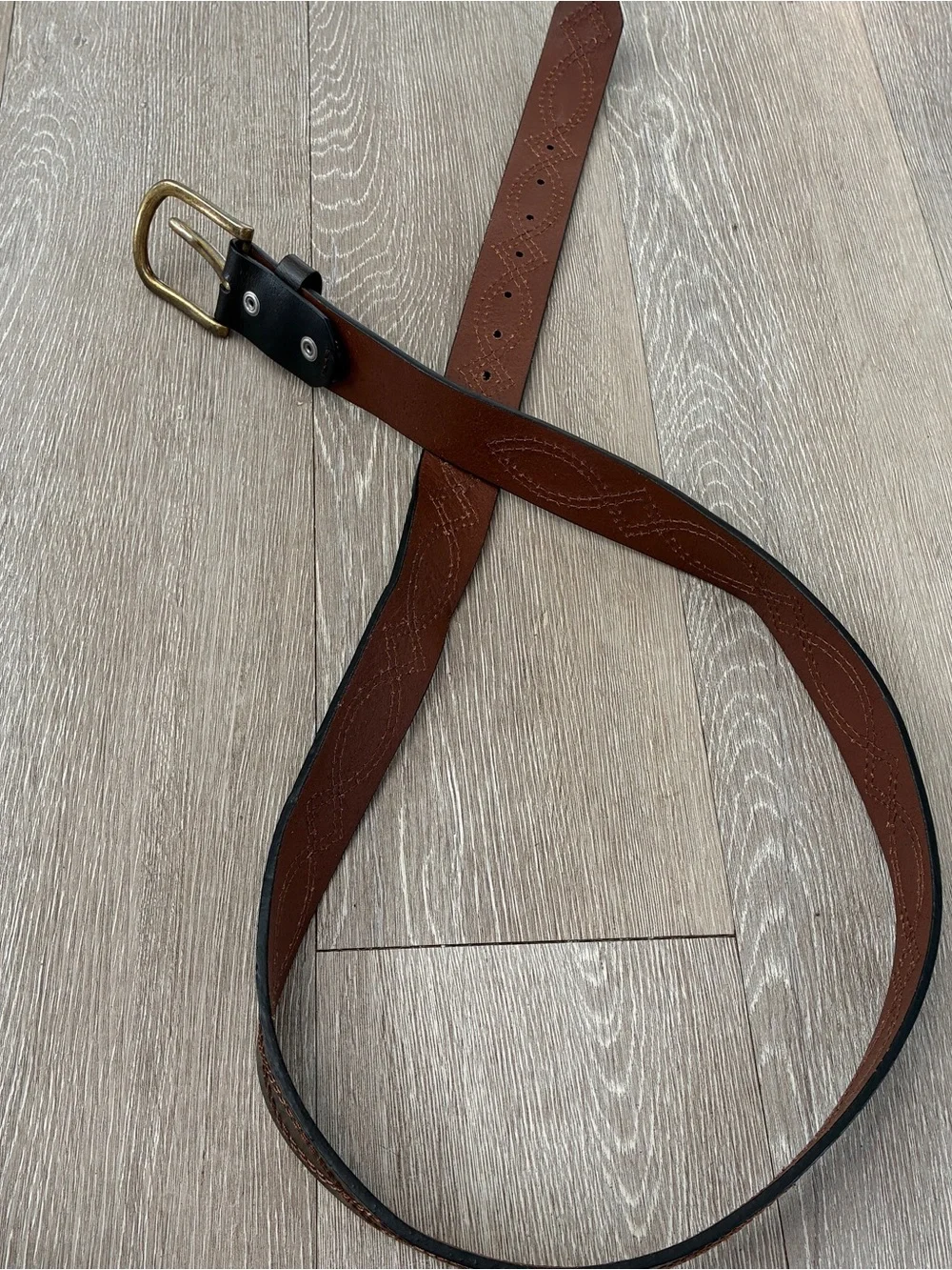 Classic Brown Leather Men’s Belt with Brass Buckle